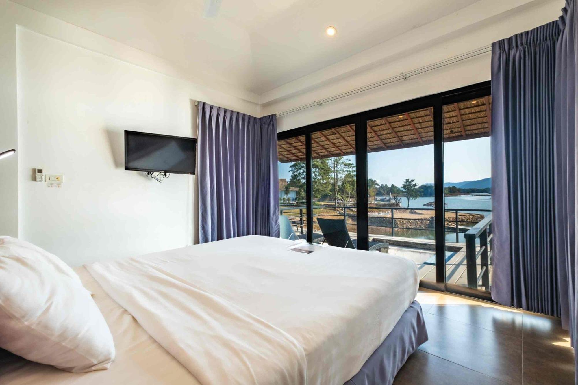 The Sanctuary Nam Ngum Beach Resort Vang Vieng Eksteriør billede