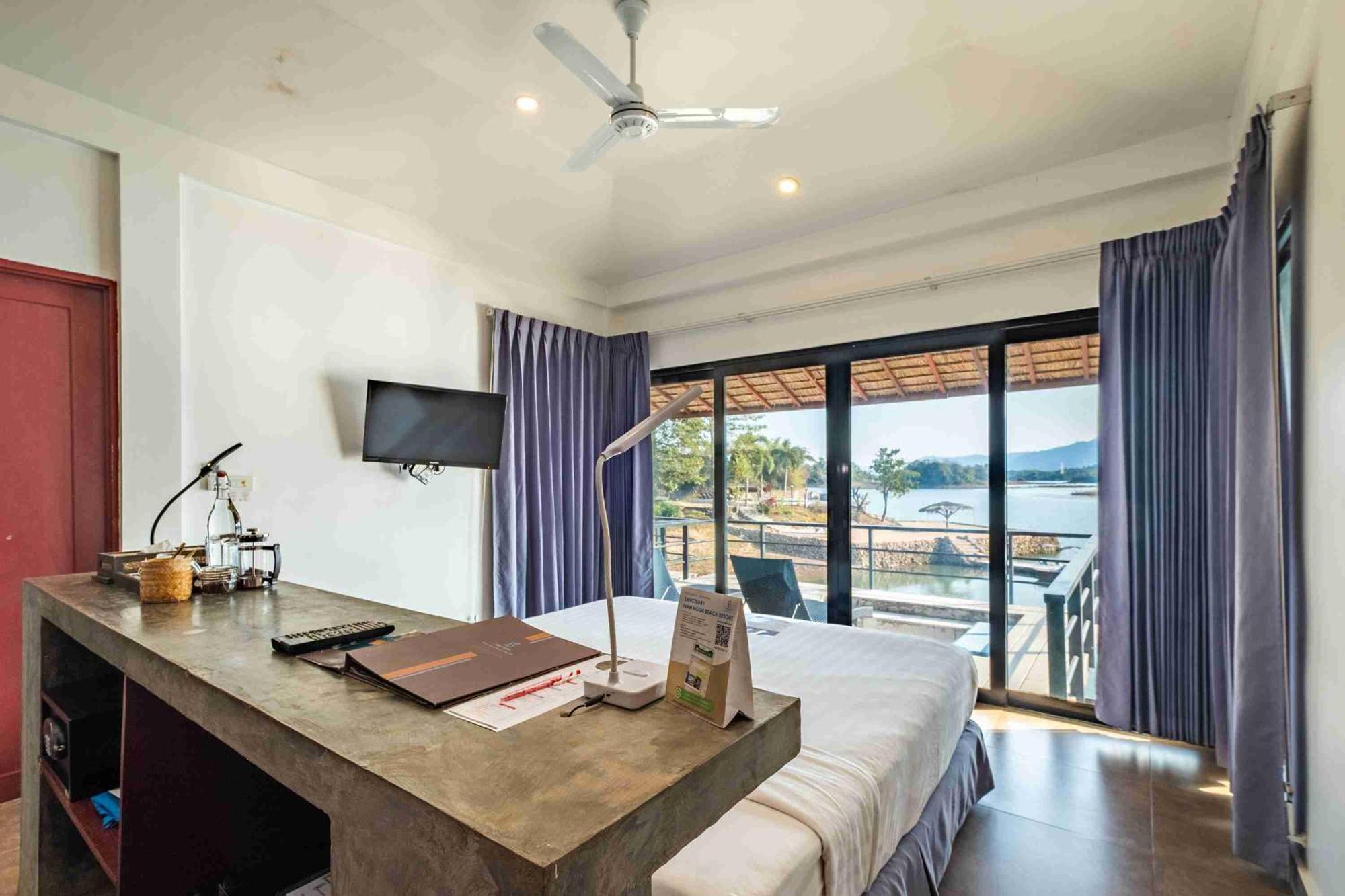 The Sanctuary Nam Ngum Beach Resort Vang Vieng Eksteriør billede