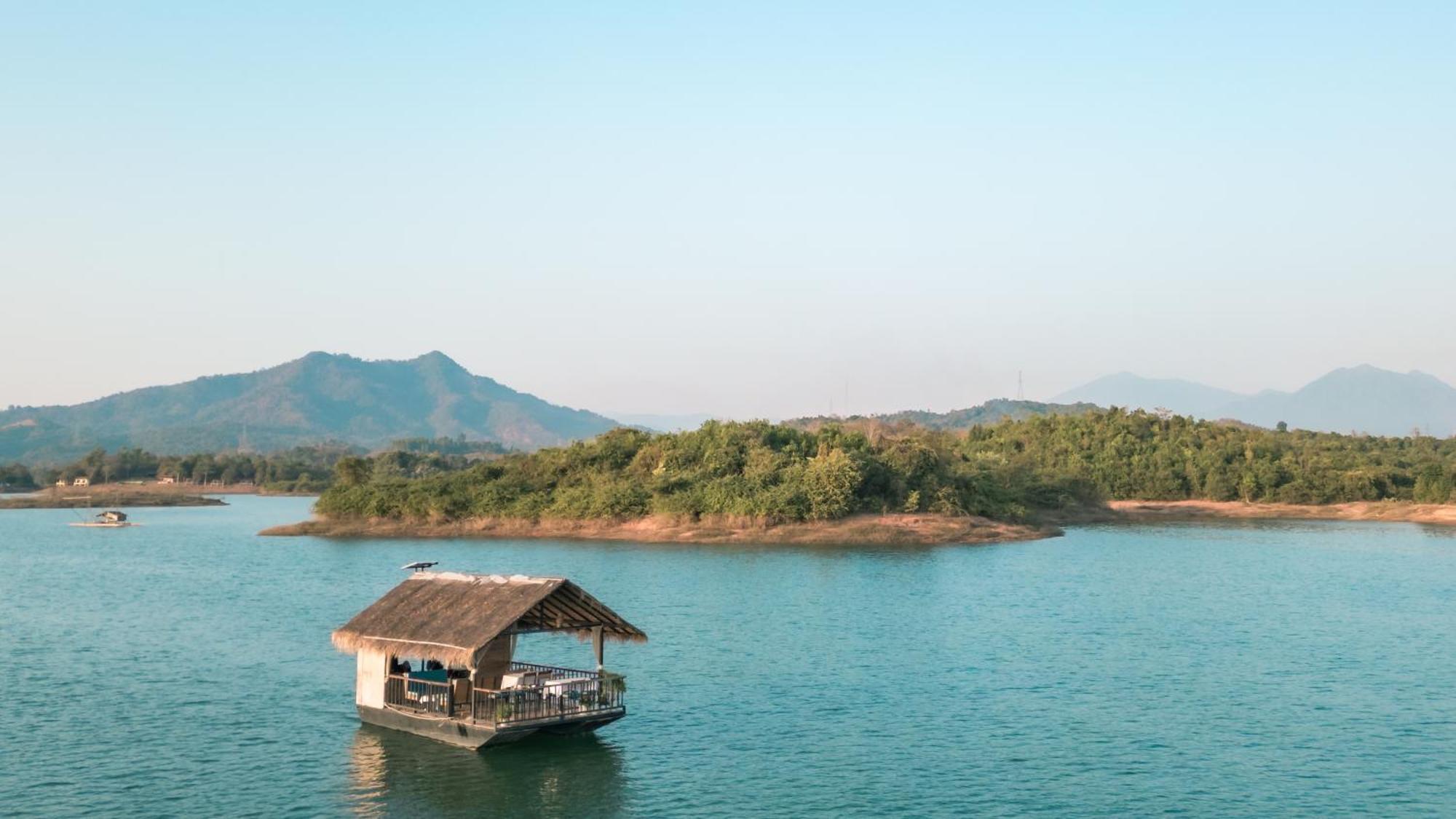 The Sanctuary Nam Ngum Beach Resort Vang Vieng Eksteriør billede